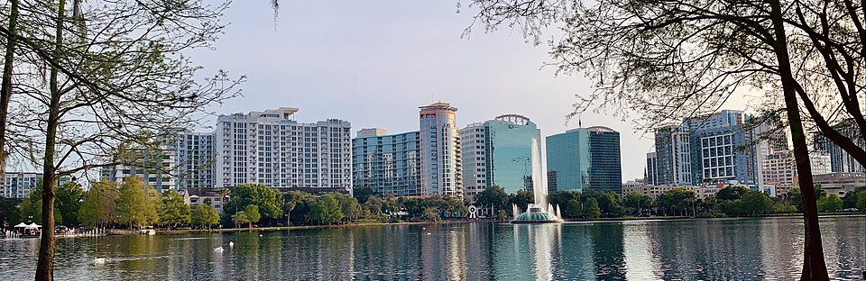 Lake Eola and the Orlando skyline